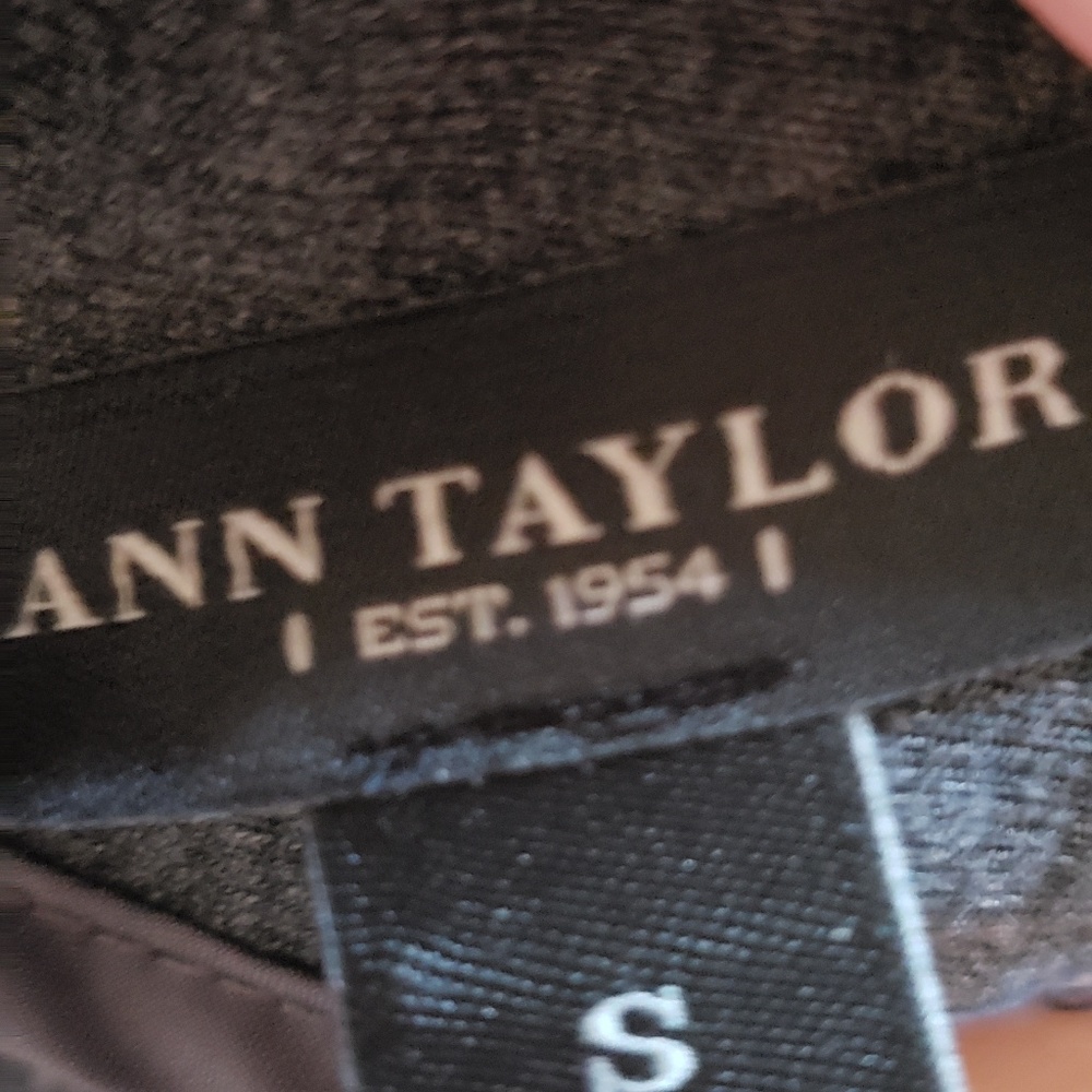 Ann Taylor Sequin short skirt